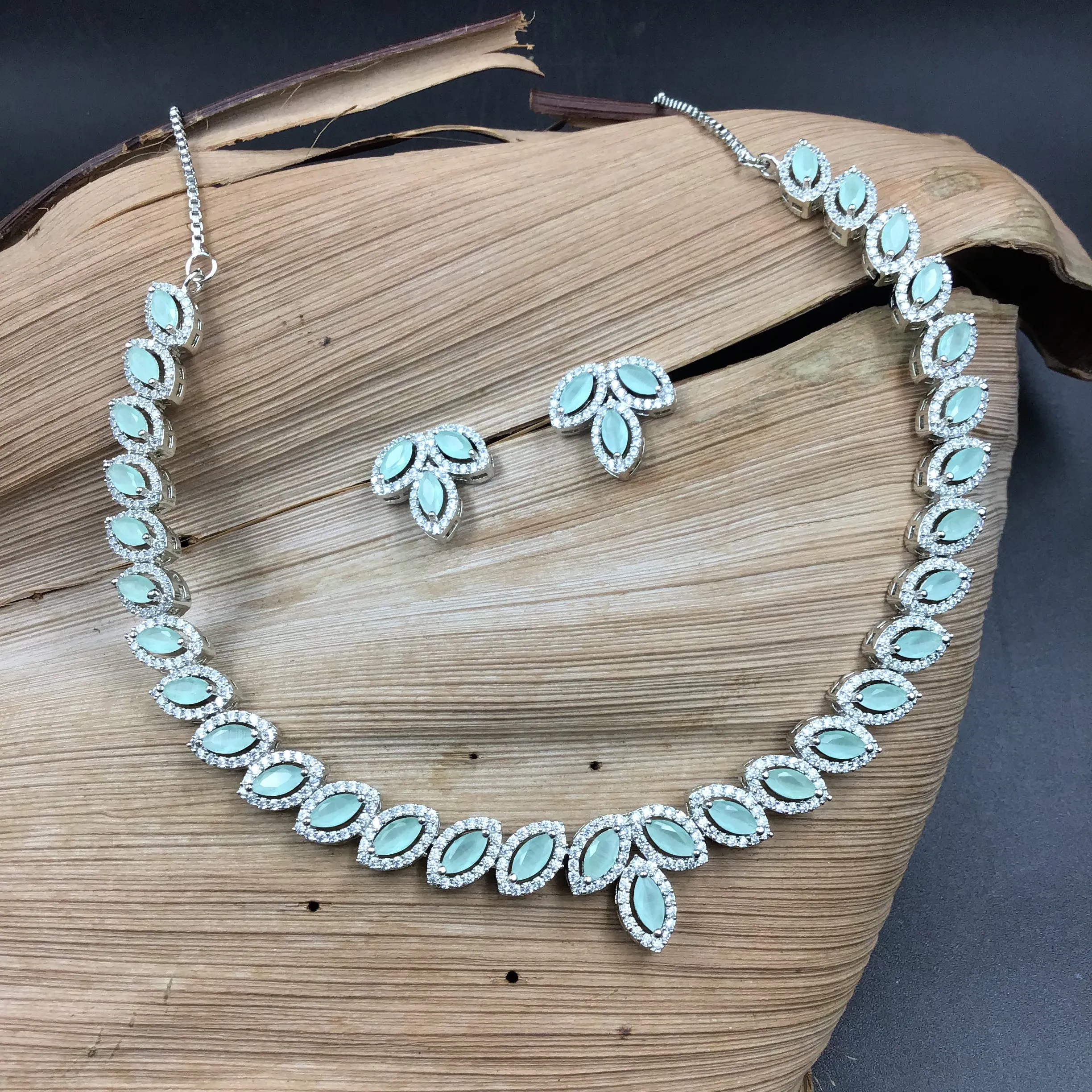 Round Neck Zircon/AD Necklace Set 8583-08