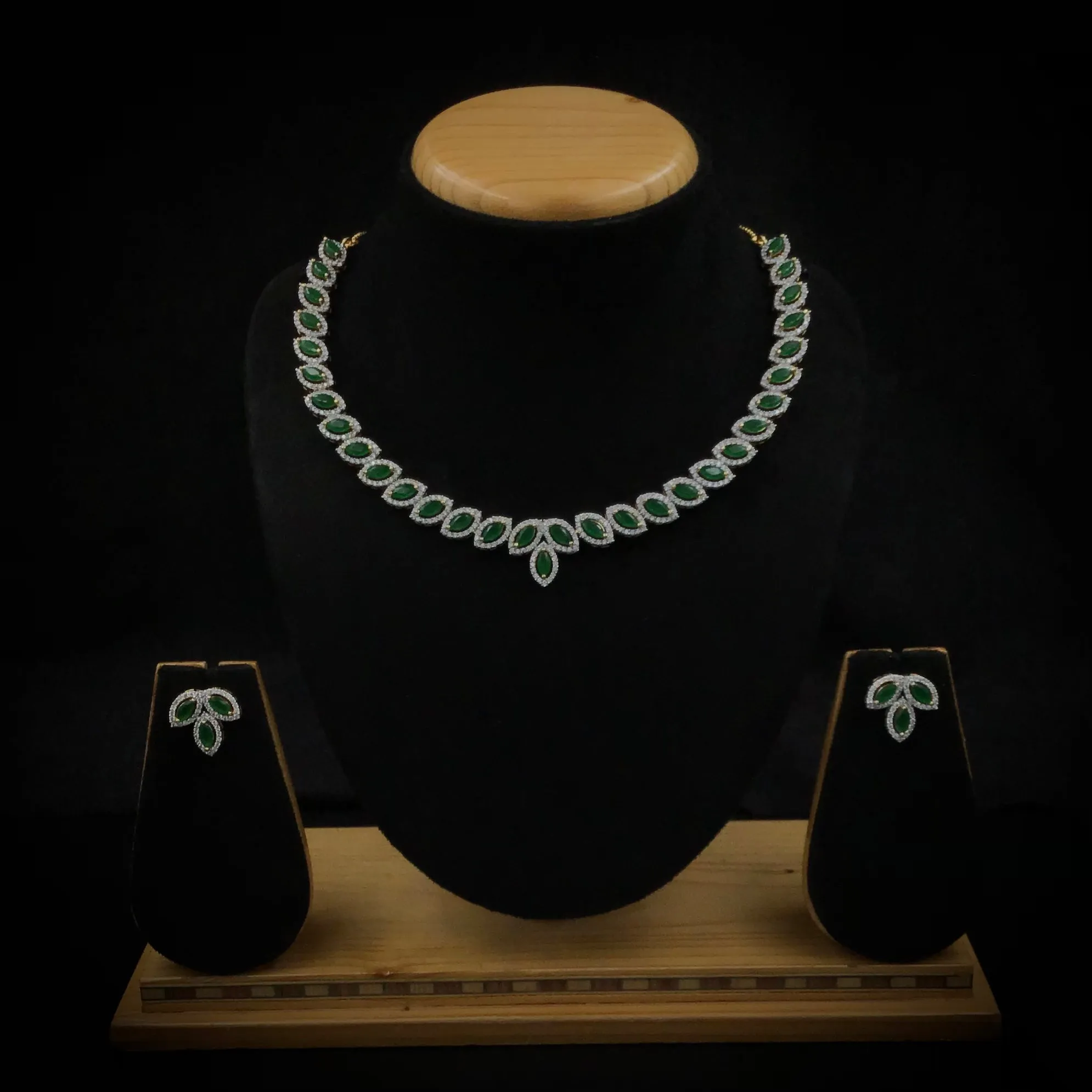 Round Neck Zircon/AD Necklace Set 8583-08