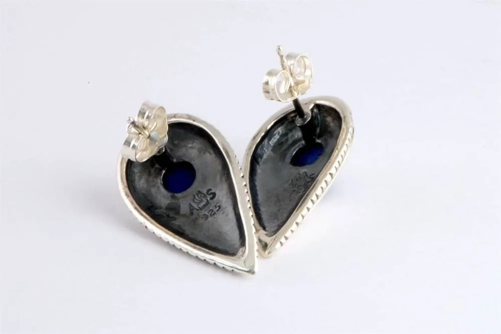 Small arrowhead stud earrings with blue lapis lazuli