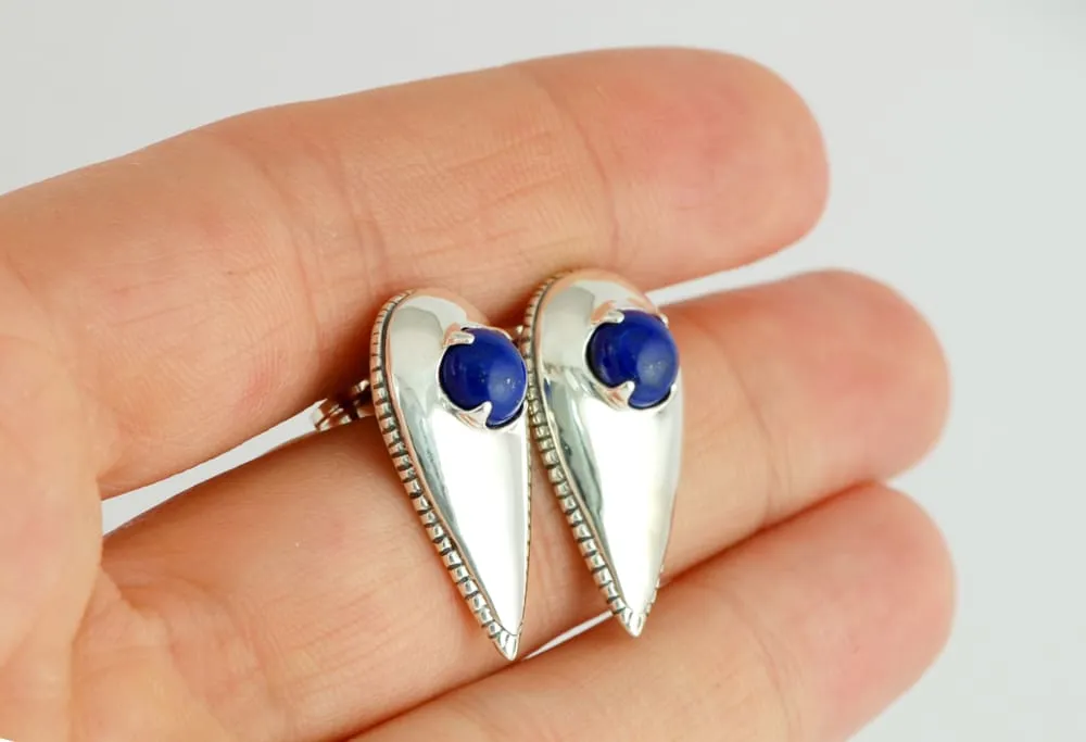 Small arrowhead stud earrings with blue lapis lazuli
